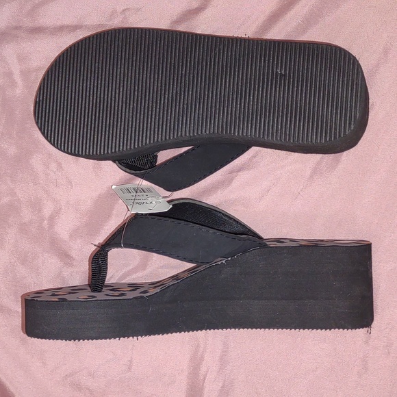 👣SUNVILLE Wedge Canvas Leopard Print Thong Sandals Sale - Picture 4 of 9